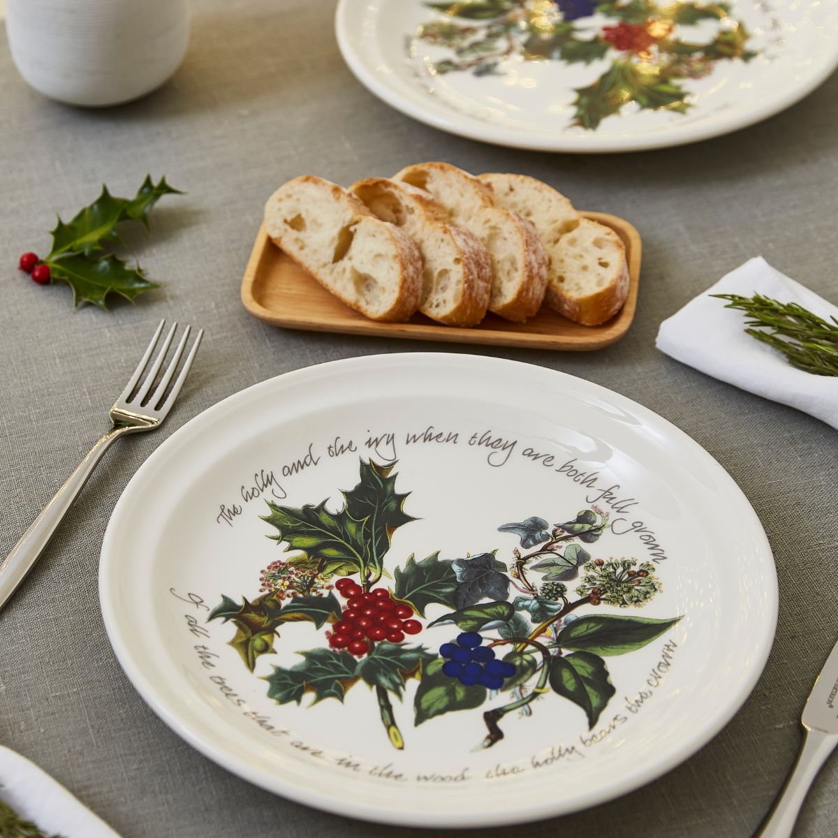 The Holly and The Ivy Dinner Plate (Single) image number null